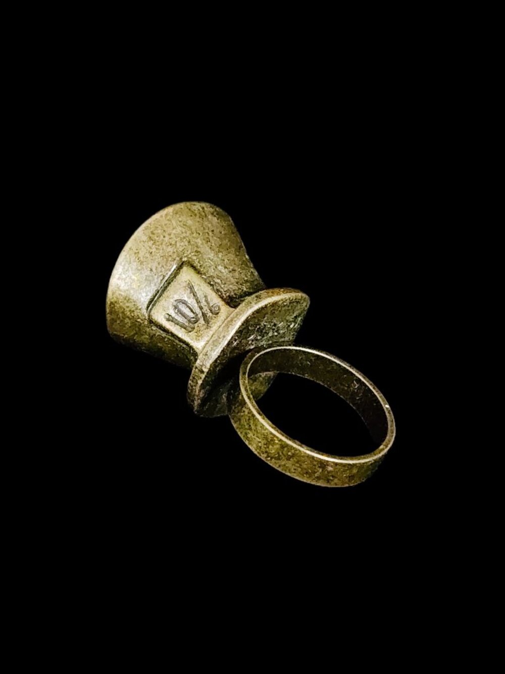 Disney Mad Hatter Top Hat Ring Alice in Wonderland Bronze Alloy Size 6.5 / 7